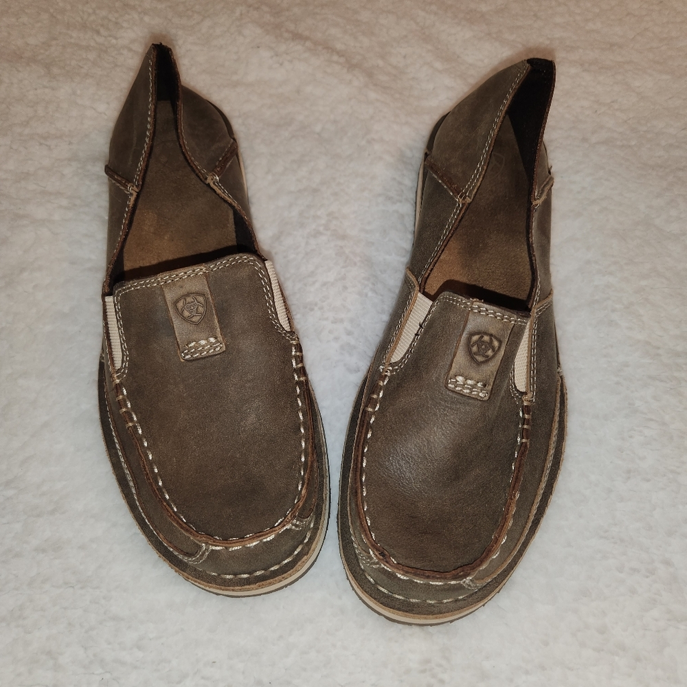 Justin's Ariat shoes